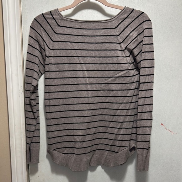 Pink Clover Brown  women’s Fitted Ribbed Sweatshirt - Picture 4 of 5